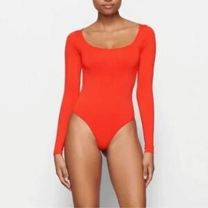 SKIMS ESSENTIAL Long Sleeve Bodysuit-Poppy